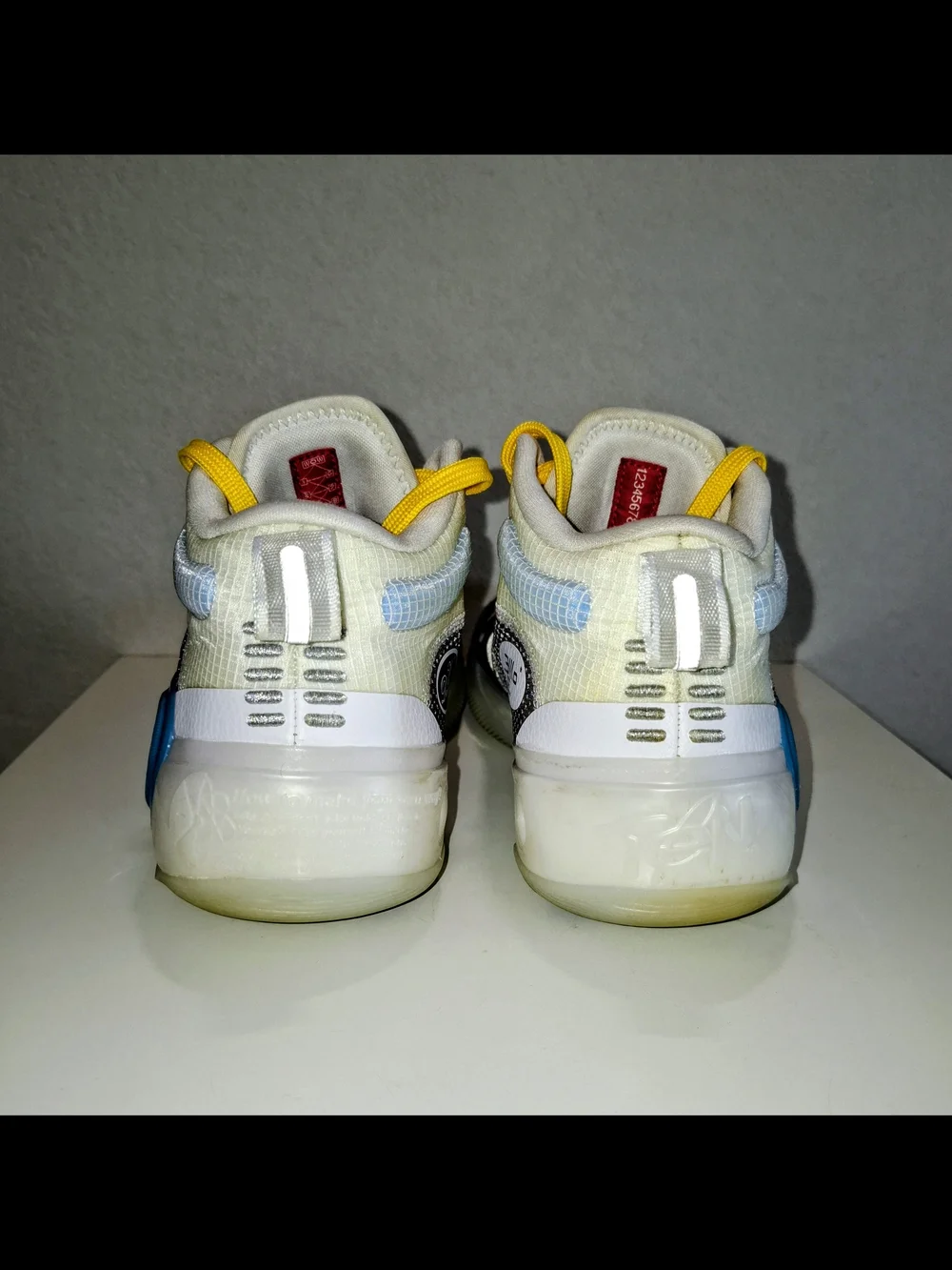 Li - Ning Wade Dwyane Limited Edition Sneakers  with Yellow Laces